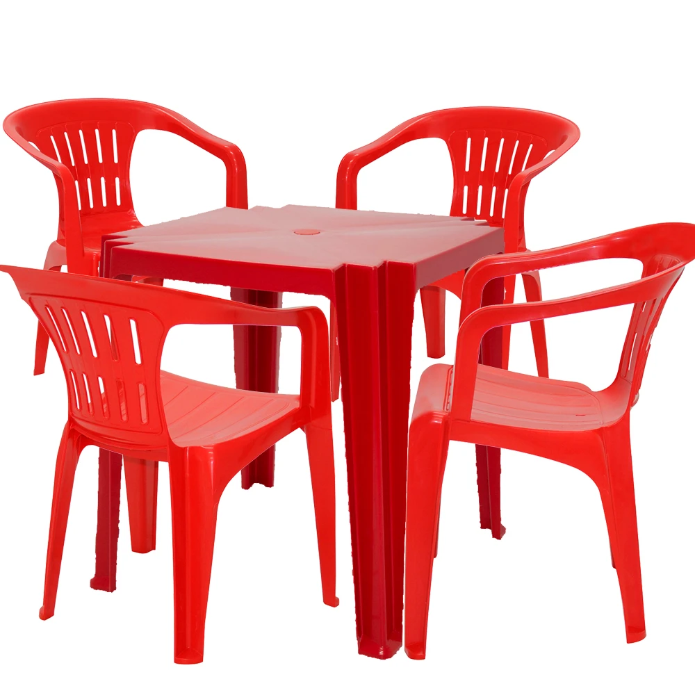 Jogo mesa com quatro cadeiras de plastico marca grosfillex